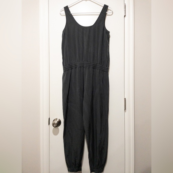 Like-new Vince Silver Silk Jumpsuit - Picture 2 of 6